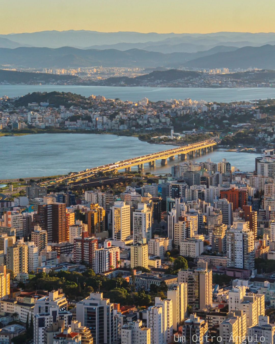O bairro de Florianópolis que lidera a preferência para venda e aluguel​